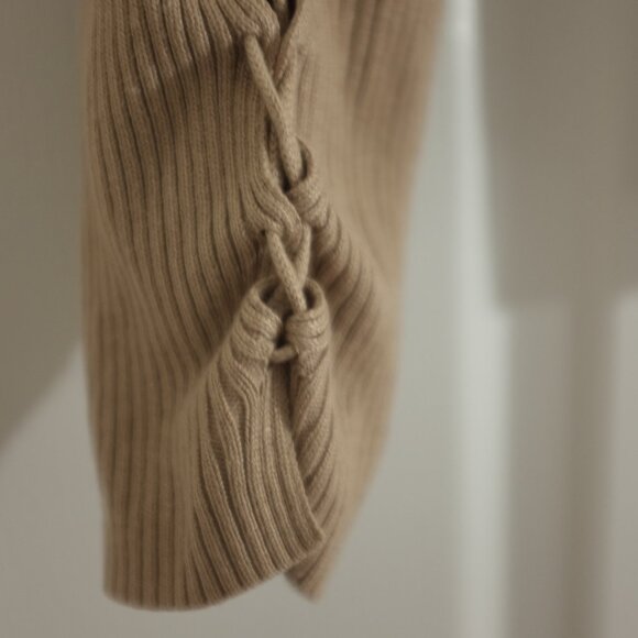 COPY - HWA apparel tan crossover sweater with lace up sleeves detail size M - Picture 4 of 6